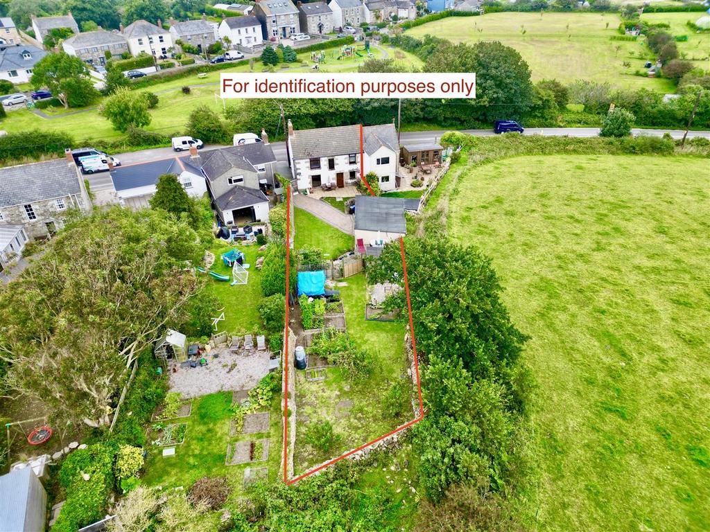 Breage TR13 3 bed cottage for sale £415,000