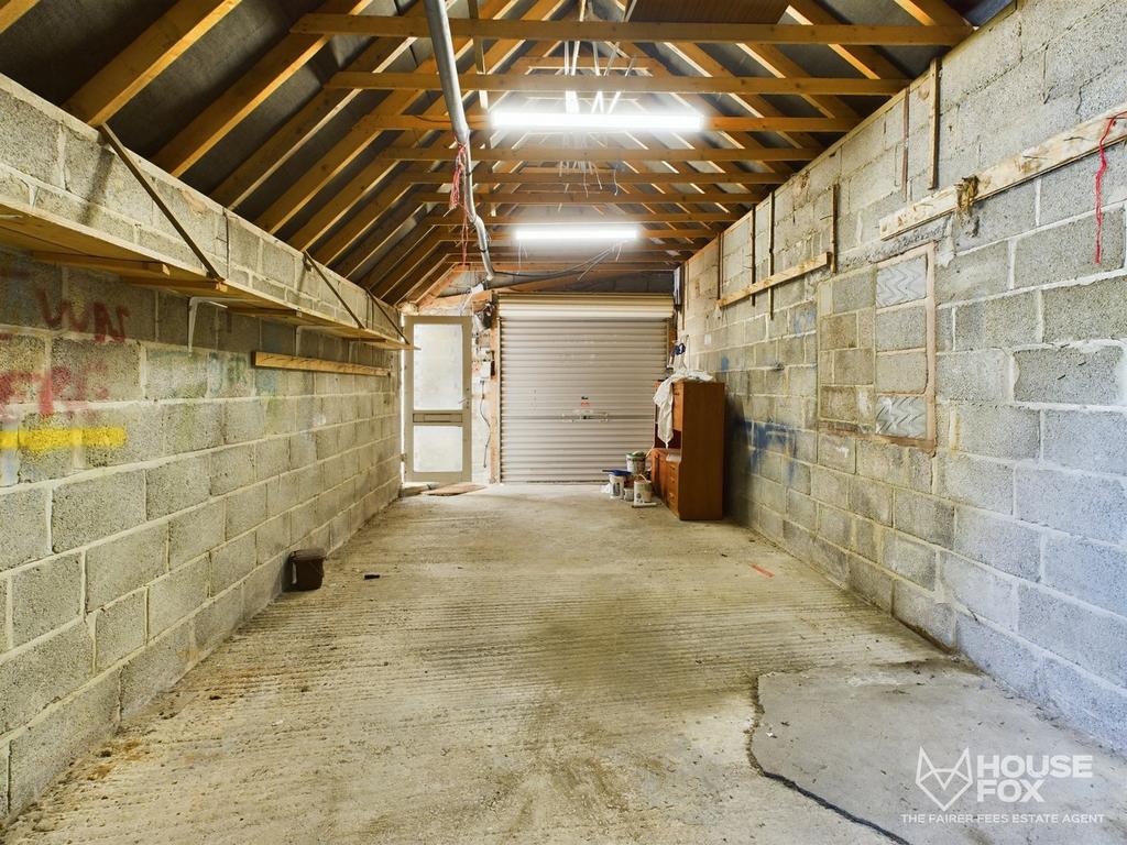 Garage/Workshop