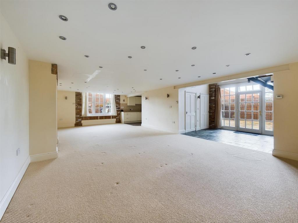Living room/ dining room