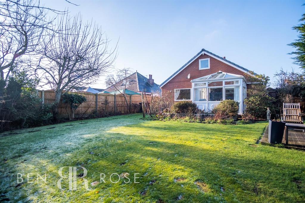 Croston Road, Farington Moss, Leyland 3 bed detached bungalow £1,195