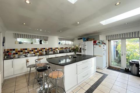4 bedroom detached bungalow for sale - Forth Coth, Carnon Downs, Truro
