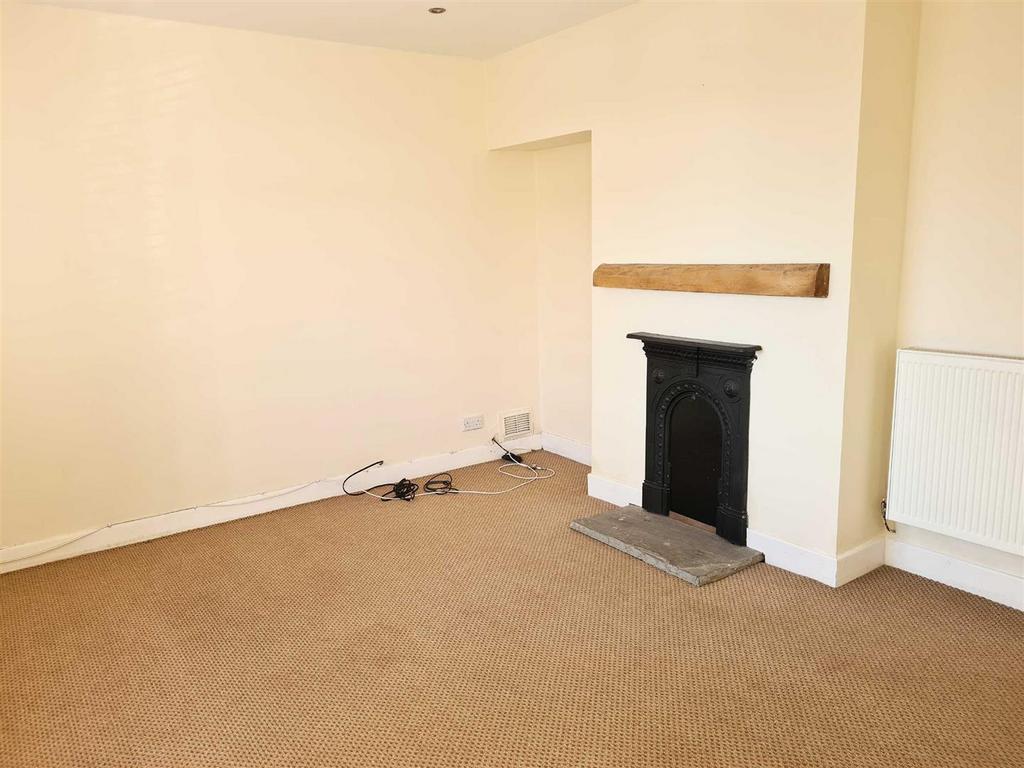 Lindfield Estate South, WILMSLOW 3 bed terraced house £1,300 pcm (£