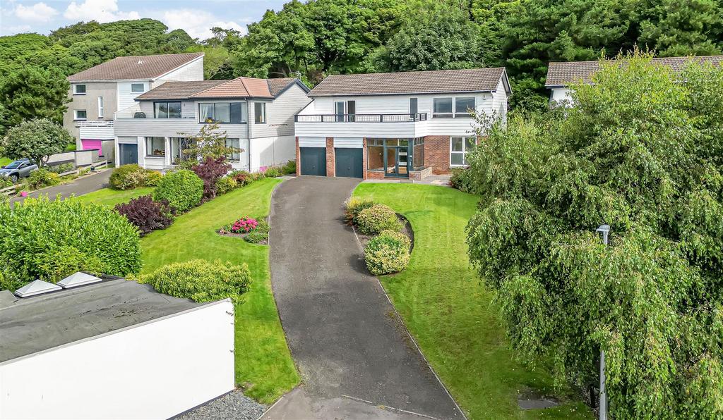 5 West Harbour Road, Charlestown... 4 bed detached house £380,000