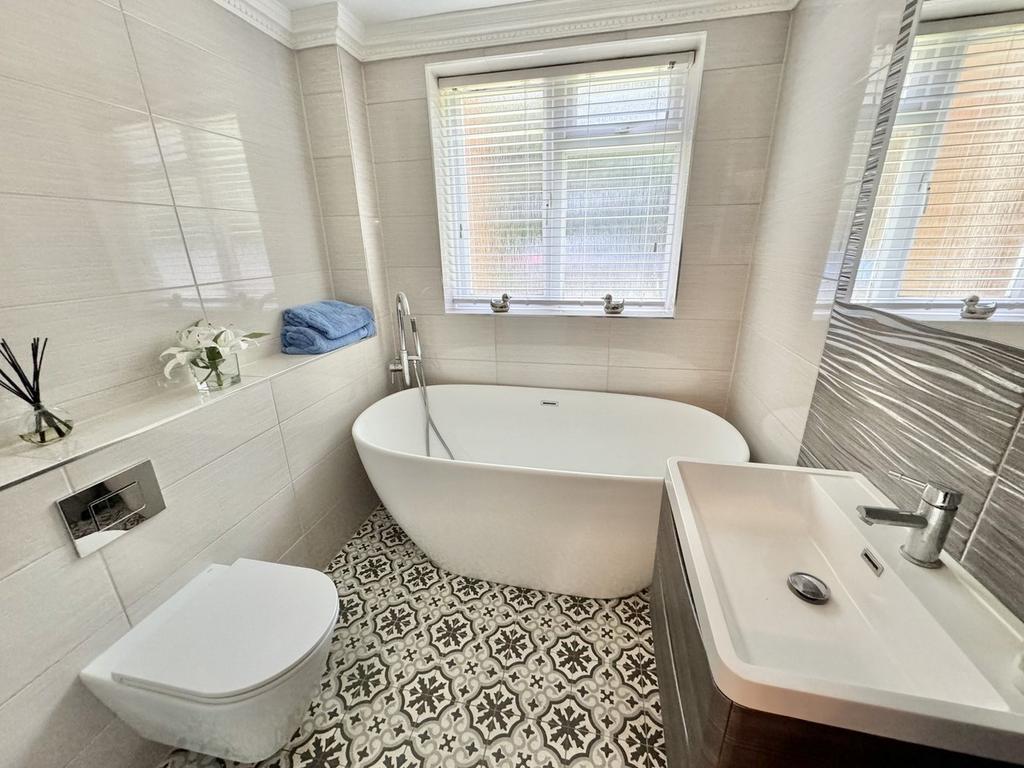Main Bathroom