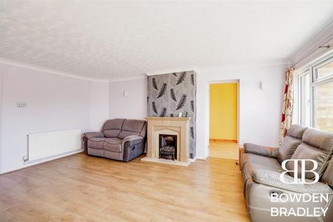17 Maypole Drive, Chigwell, IG7 6DE