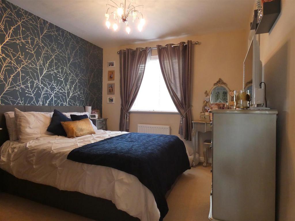 Master Bedroom (1).JPG
