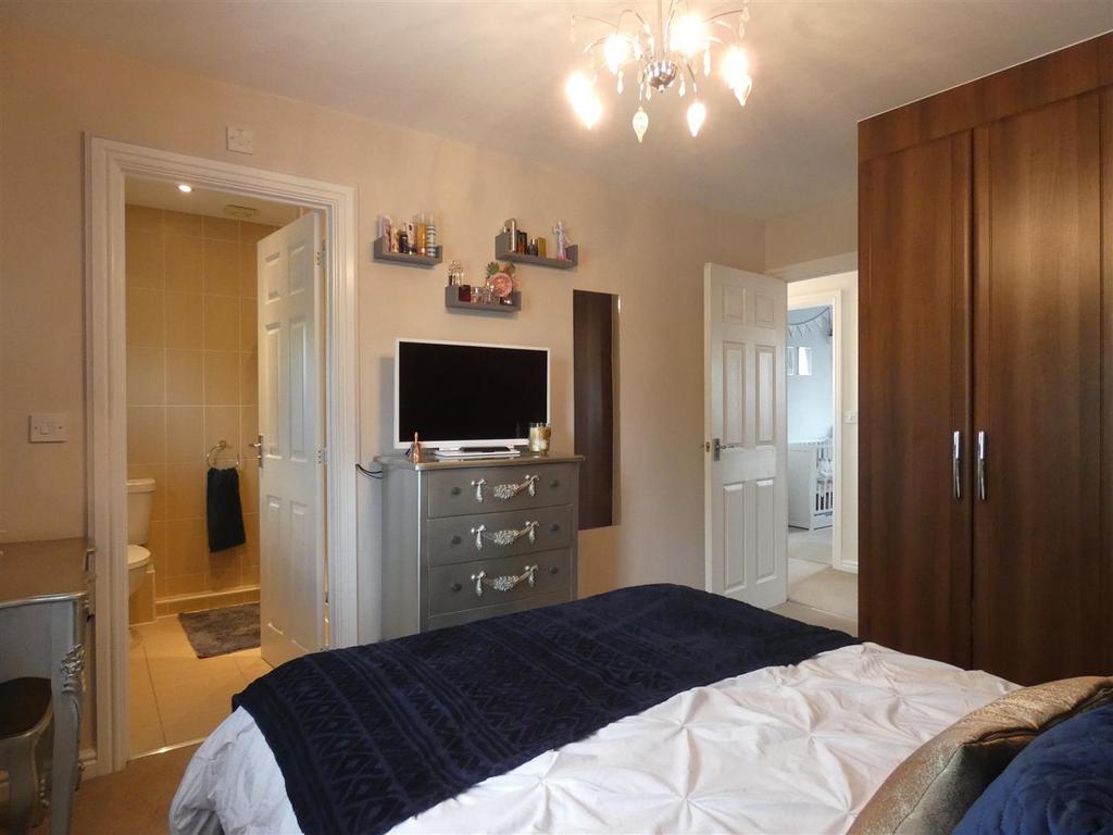Master Bedroom.JPG