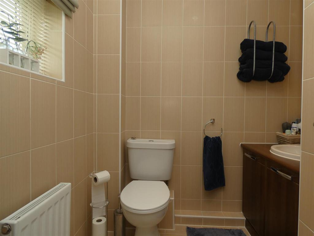Ensuite.JPG