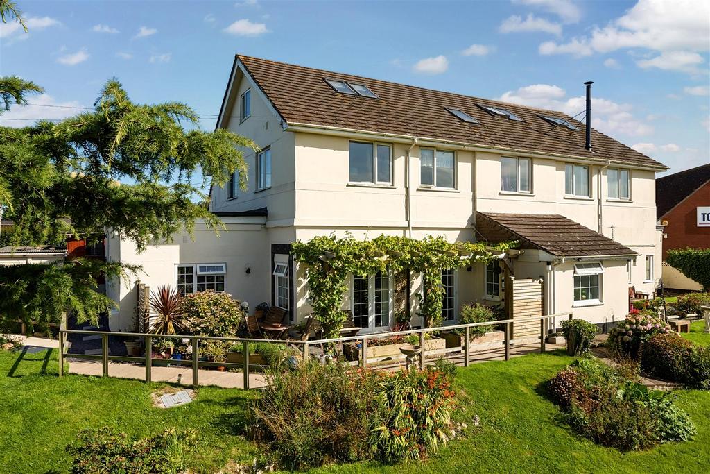 Seaton Down Hill, Seaton 2 bed apartment for sale £240,000
