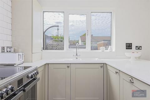 4 Varney Close, Cheshunt, Waltham Cross, EN7 6LU