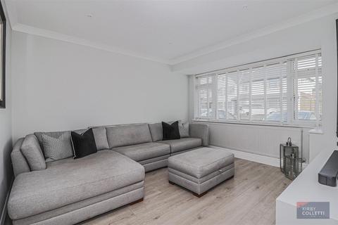 4 Varney Close, Cheshunt, Waltham Cross, EN7 6LU