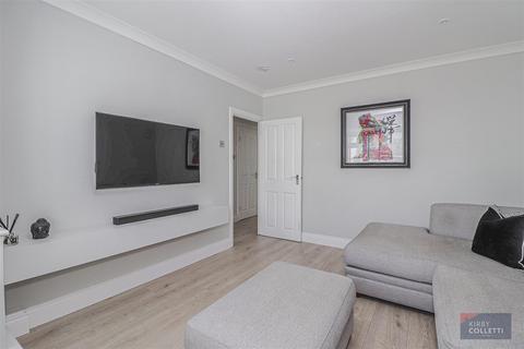 4 Varney Close, Cheshunt, Waltham Cross, EN7 6LU