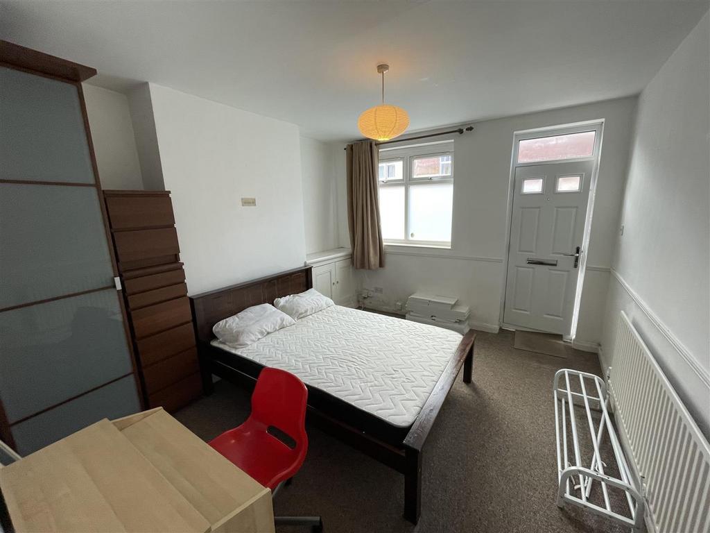 Reception one / bed four