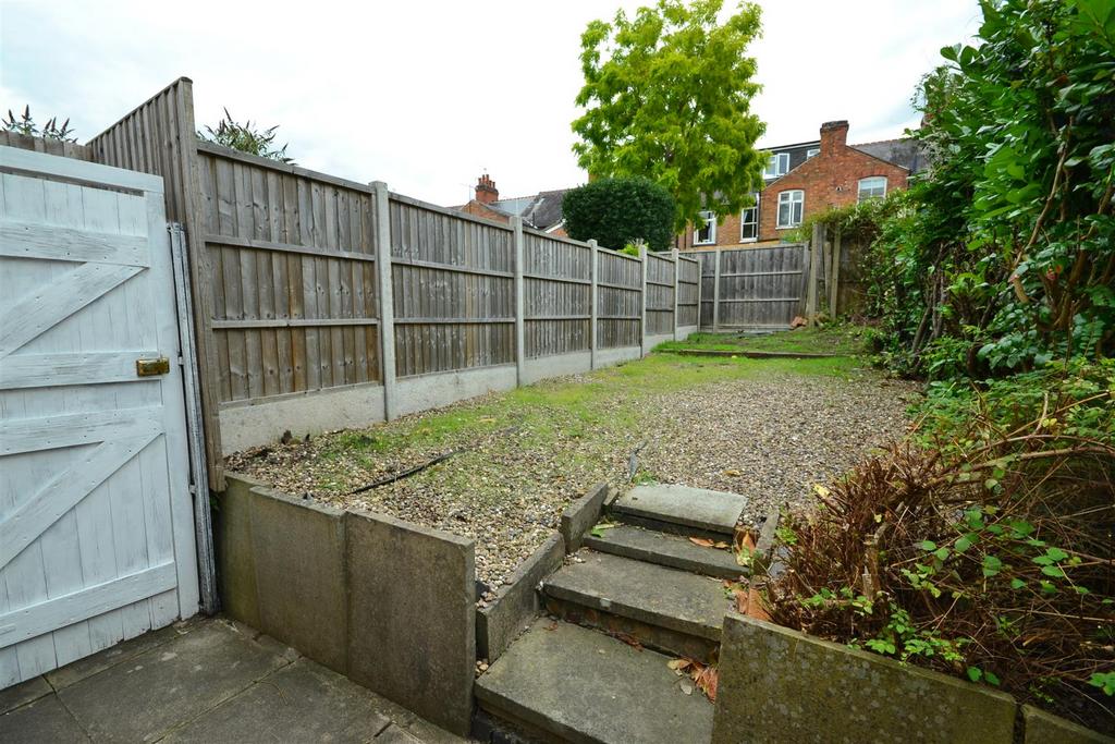 Good sized rear garden