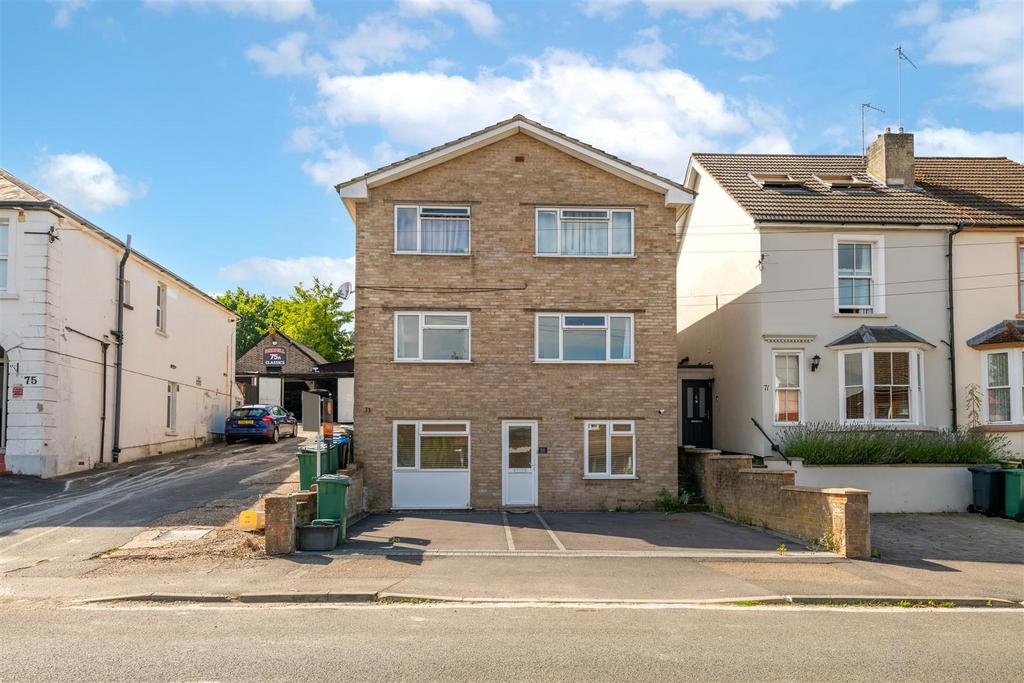 73 Earlswood Road front externals-3.jpg