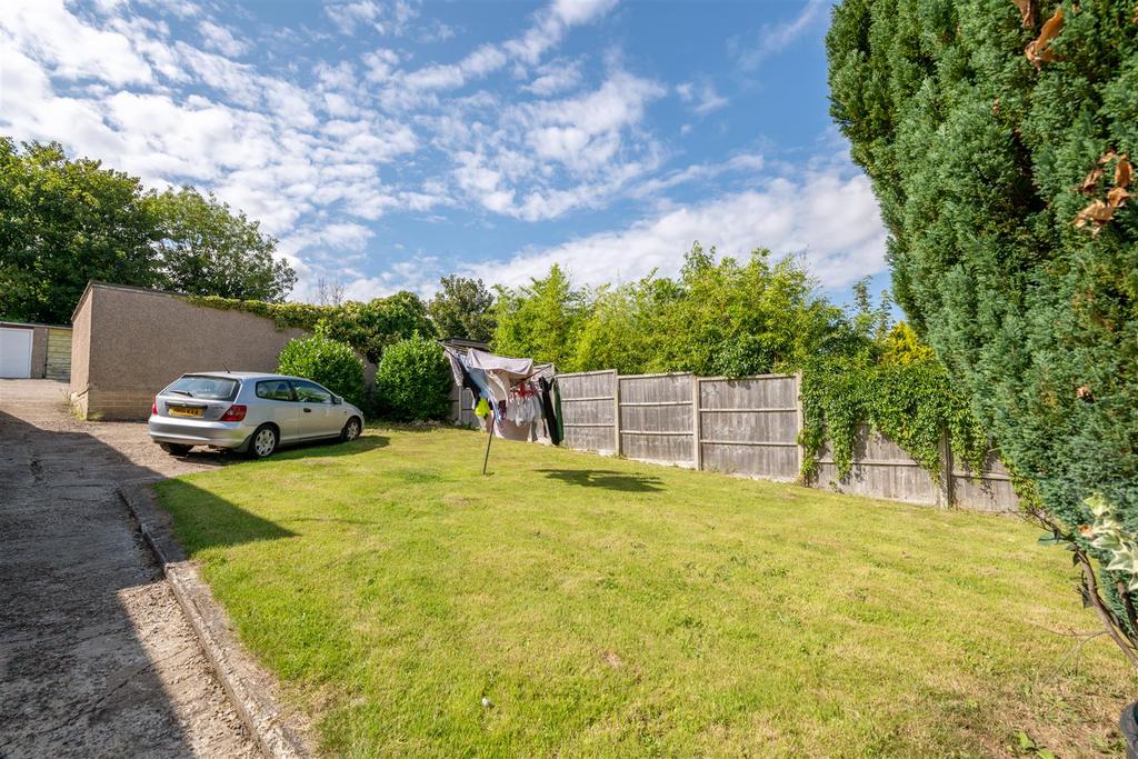 73 Earlswood Road externals.jpg
