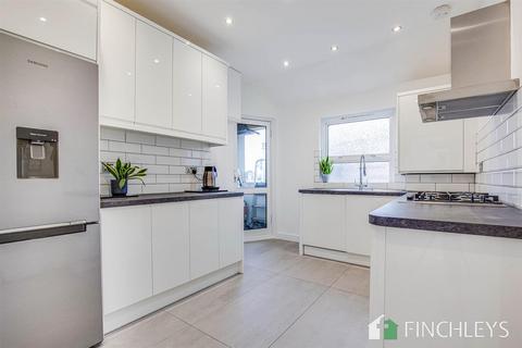 2 bedroom apartment for sale, Alexandra House, 352 Regents Park Road, Finchley Central, N3