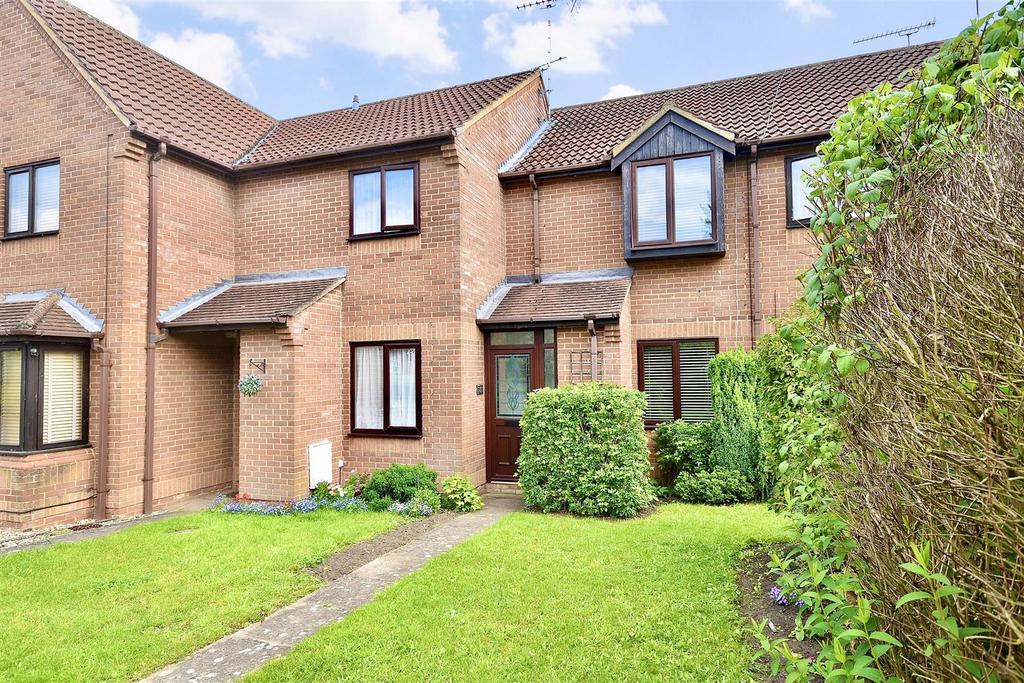 Wing Road, Linslade, LU7 2NH 2 bed terraced house for sale £290,000