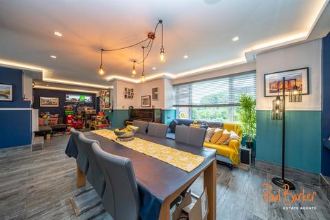 48 Butt Field View, St Albans, AL1 2QL