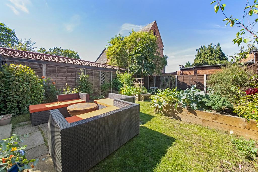 West facing garden/raised vegetable/flower beds