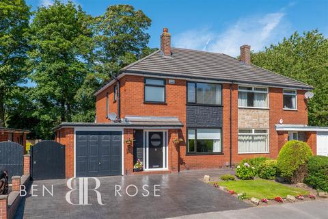 4 Fieldside Avenue, Euxton, Chorley, PR7 6JF