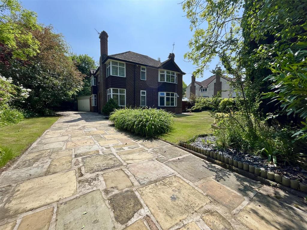 Manchester Road, Wilmslow 4 bed detached house for sale £825,000