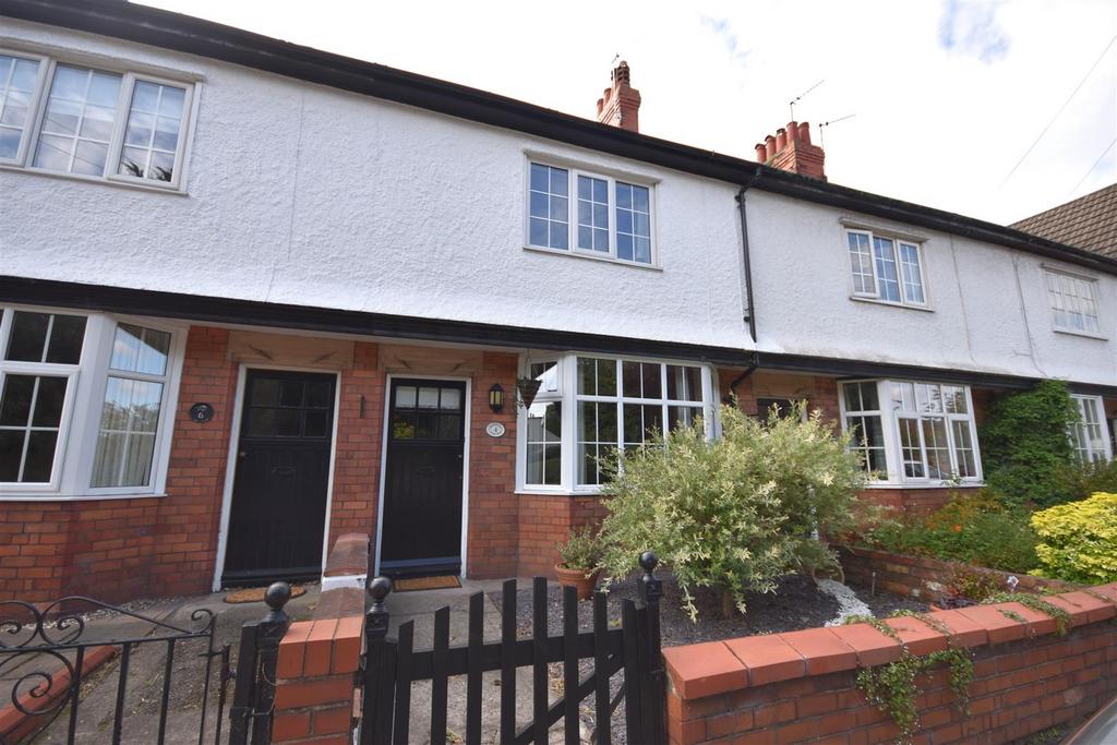Hadlow Road, Willaston 2 bed cottage £900 pcm (£208 pw)