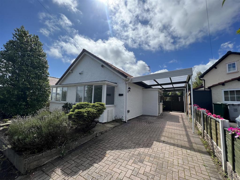Florence Avenue, Heswall, Wirral 2 bed detached bungalow £1,200 pcm