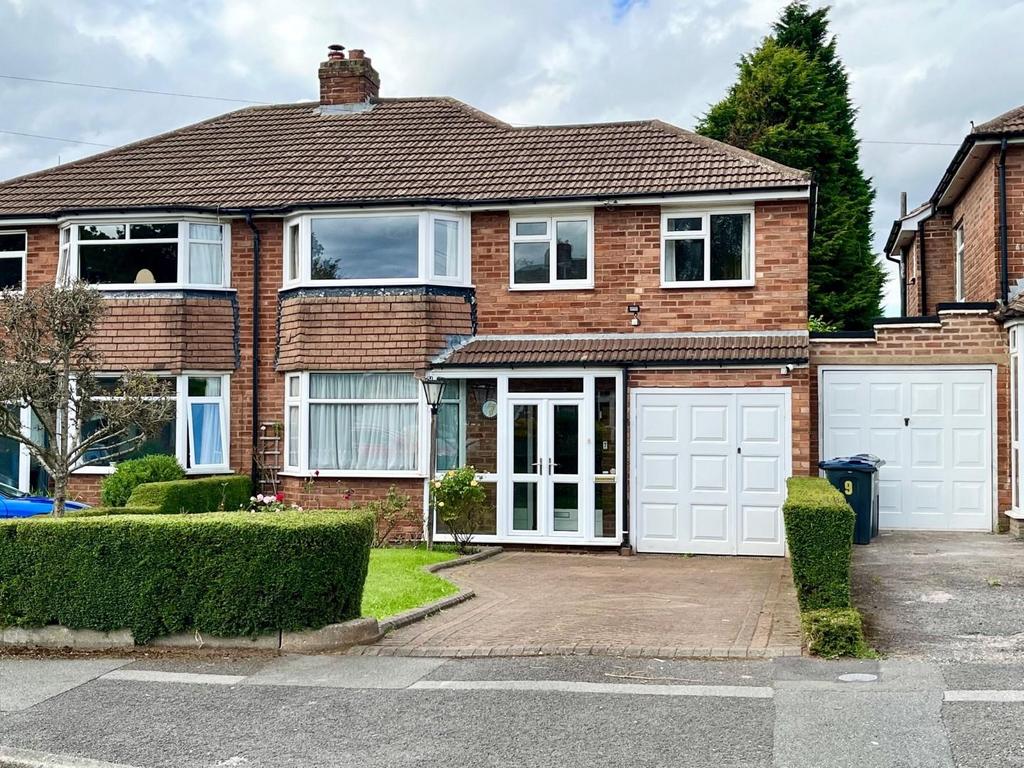 Randle Drive, Four Oaks, Sutton Coldfield 3 bed semidetached house for