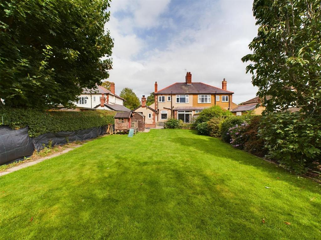 Burton Road, Rossett, Wrexham 3 bed semidetached house for sale £340,000