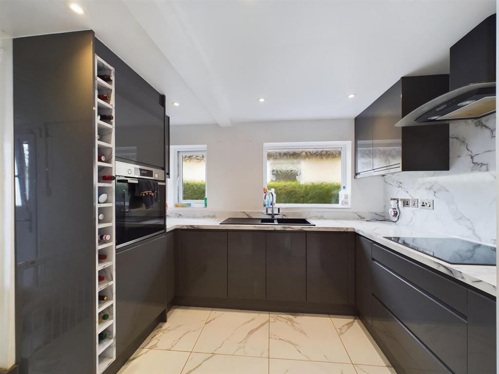 Burton Road, Rossett, Wrexham 3 bed semidetached house for sale £340,000