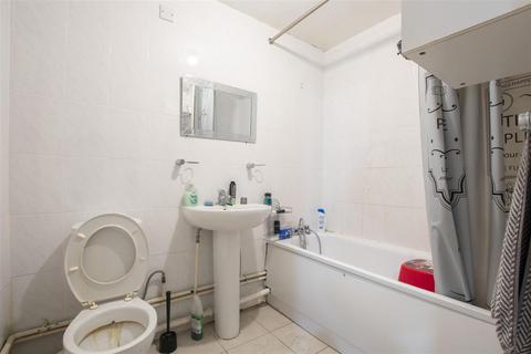 1 bedroom flat for sale, The Homestead, Waterfall Road, London