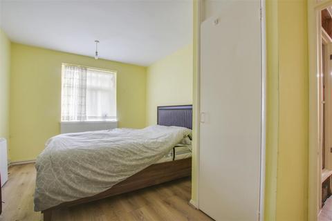 1 bedroom flat for sale, The Homestead, Waterfall Road, London