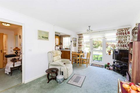 1 bedroom retirement property for sale, Westminster Court, Wanstead