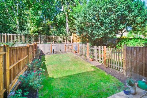 18 Amberley Grove, London, SE26 6DG