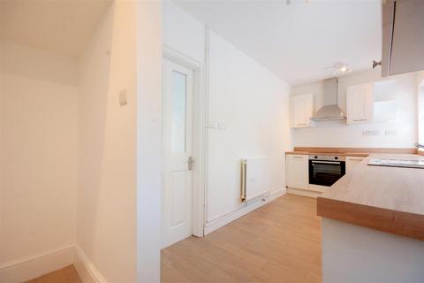 27 Wensor Avenue, Beeston, Nottingham, NG9 2HT