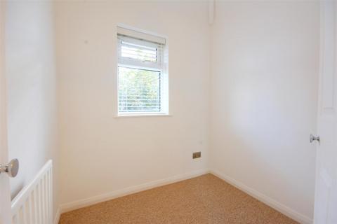 27 Wensor Avenue, Beeston, Nottingham, NG9 2HT