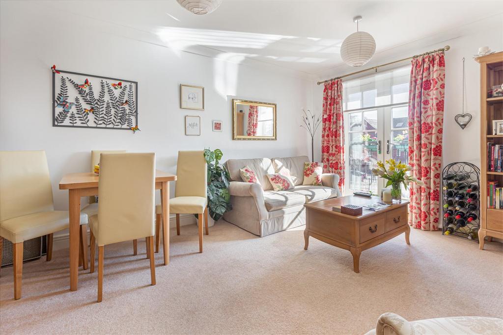 Apt 5 Stinton Court - Dining living area.jpg