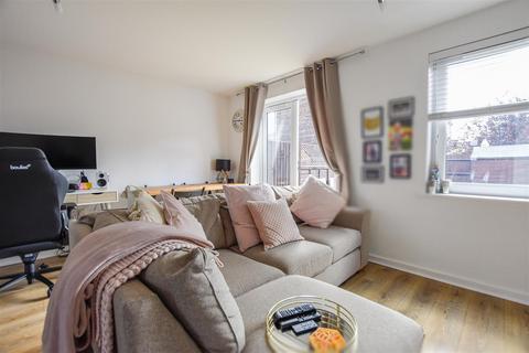 20 Cloud Close, Dartford, DA1 5QU