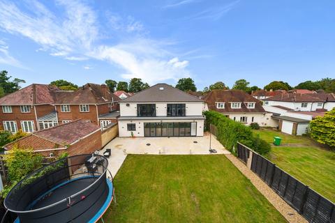 4 Sutton Avenue, Slough, SL3 7AW