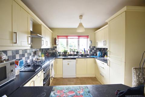 4 bedroom detached house for sale - 6 Winifred Close, Shrewsbury  SY2 5NU