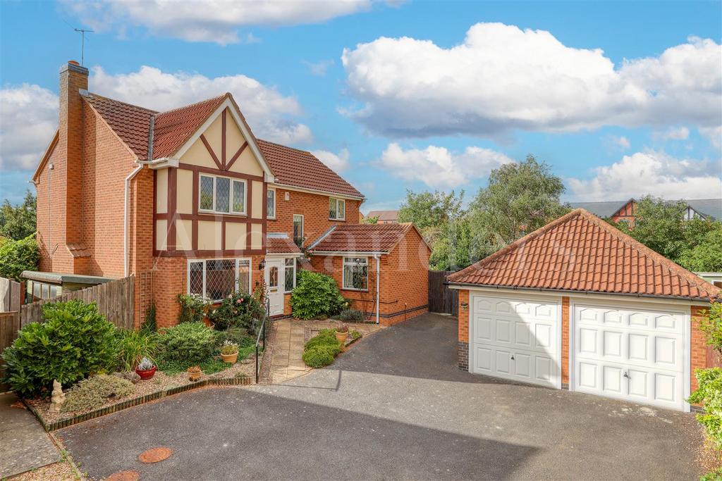 Coming Soon, Hunt Drive, Melton Mowbray 4 bed detached house £435,000