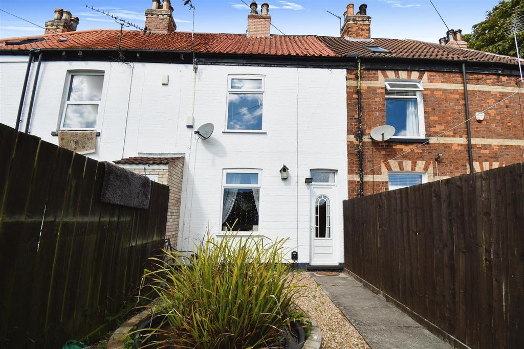 Mount Pleasant, SuttonOnHull, Hull 3 bed terraced house £180,000