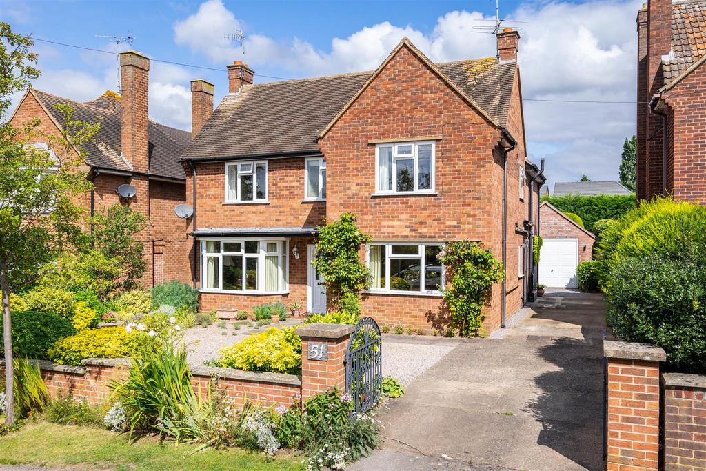 Lichfield Avenue, Evesham 3 bed detached house for sale £475,000