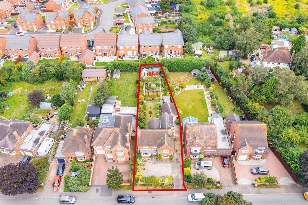 Lichfield Avenue, Evesham 3 bed detached house for sale £475,000