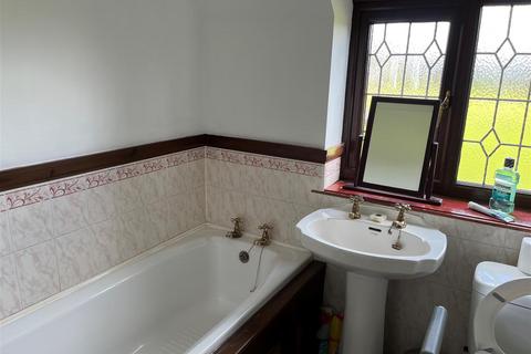 3 Boundary Green, Denton, Manchester, M34 3BY