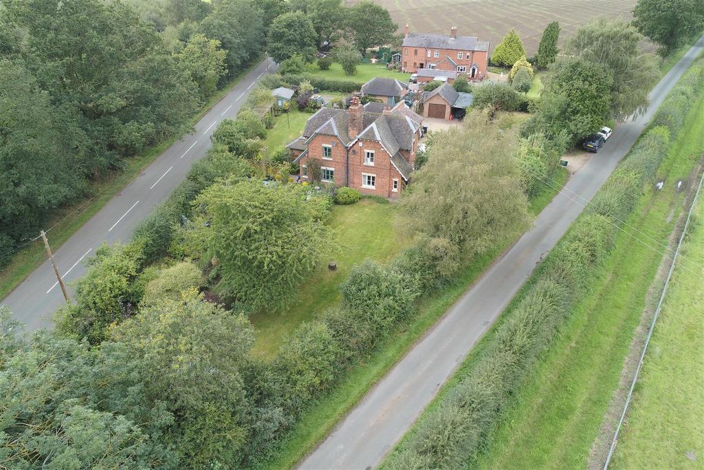 Stanton Upon Hine Heath, Shrewsbury 3 bed cottage £350,000