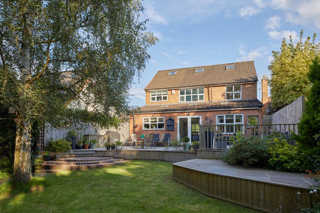 Vicarage Close, Kirby Muxloe, LE9 4 bed detached house for sale £475,000