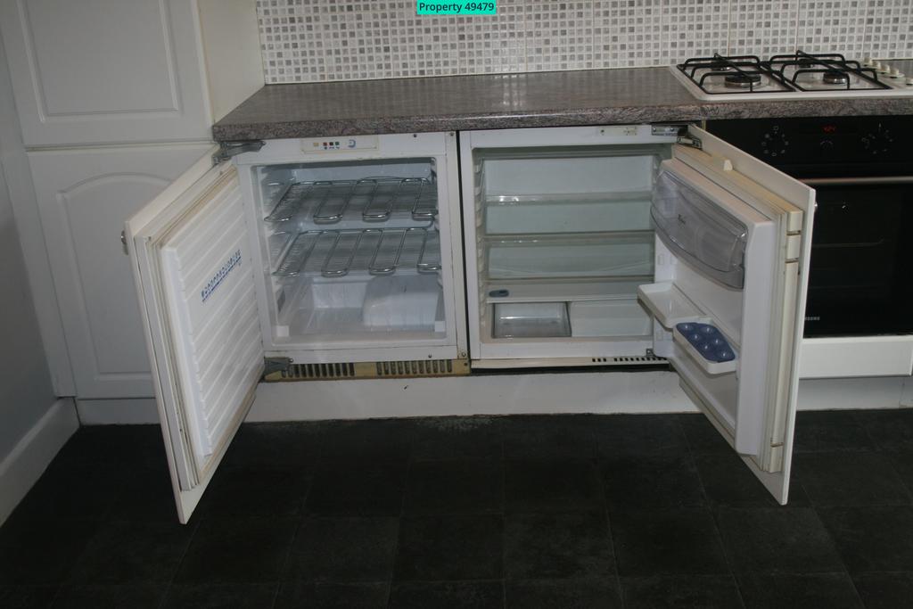 Under-cabinet fridge + freezer