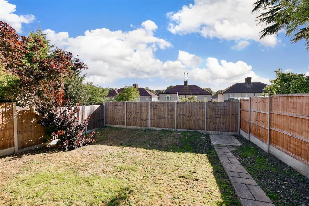 Castleton Avenue, Barnehurst, Kent 3 bed semidetached bungalow for